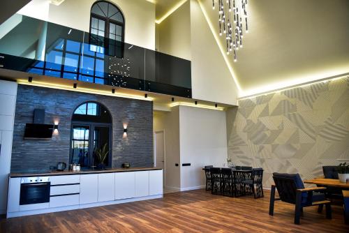 Arinest Villa with heated pool, 20 min from Yerevan in Abovyan