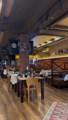 Antika Hotel – Batumi, IL