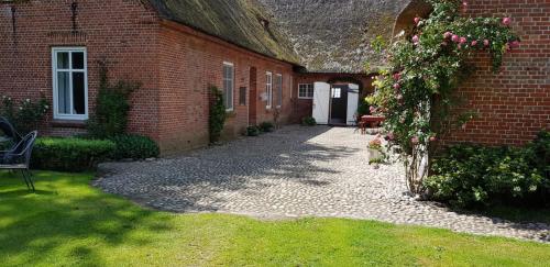 A szálláshely kívülről, Hof Döttgebüll (Hof Dottgebull) in Rosenkranz
