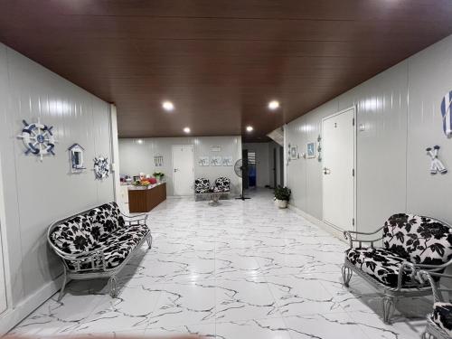 6 bedroom house, 200metres to Tondol Whitesand Beach in Anda