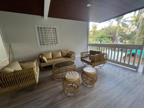 6 bedroom house, 200metres to Tondol Whitesand Beach in Anda