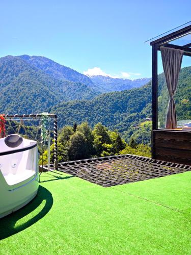 Glass House Merisi in Zeda Makhuntseti