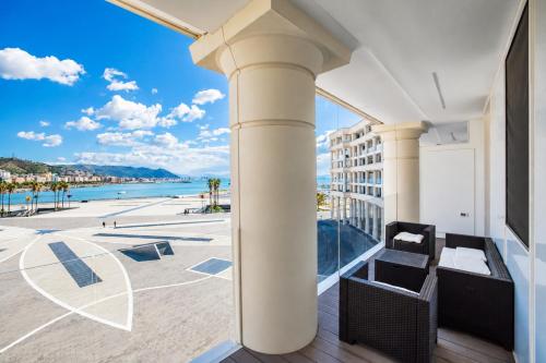 Crescent Luxury Retreat - Seafront Apartment Scala E – khách sạn tại Khac