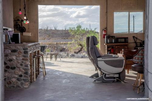 Cozy Desert Guesthouse with Fire Pit near Big Bend National Park in Brewster County, Texas in Terlingua (TX)