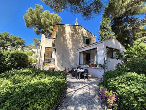 Jolie villa, climatisation, WIFI, jardin, proche plage