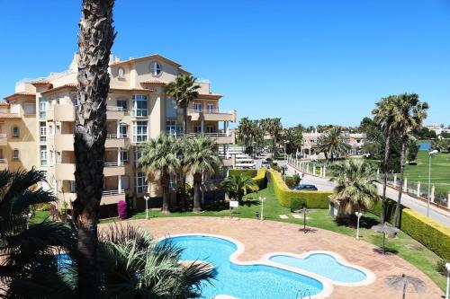 Magnificent apartment with a pool in Oliva Nova