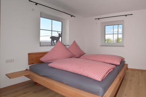 Erlebnishof Eble Doppelzimmer mit hellem Bad in Obergunzburg