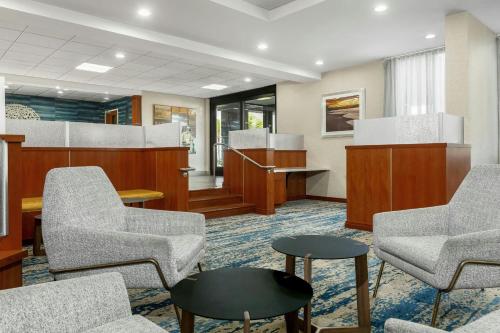 Hall, Fairfield by Marriott Inn & Suites Anaheim North/Buena Park in Buena Park