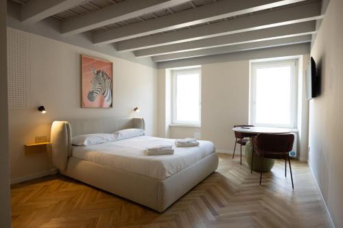 Brand-New Modern Studio Steps from the City Center