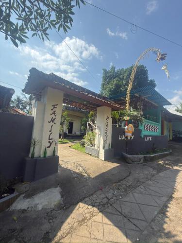 Family Hostel Lovina in Lovina part