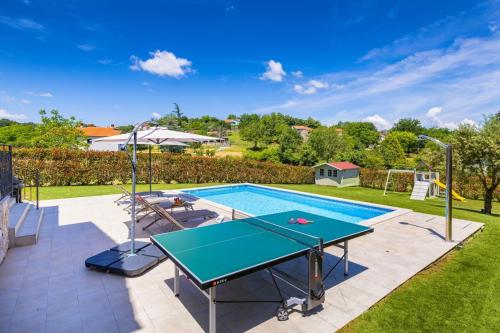 Villa Bartol - Accommodation - Trviž