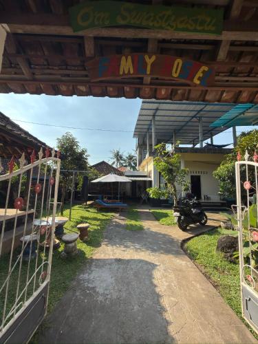 Kert, Family Hostel Lovina in Lovina part