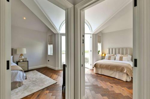 Charming London Apartment Near Little Venice - image 9