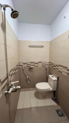 The Hotel In Karachi - image 6