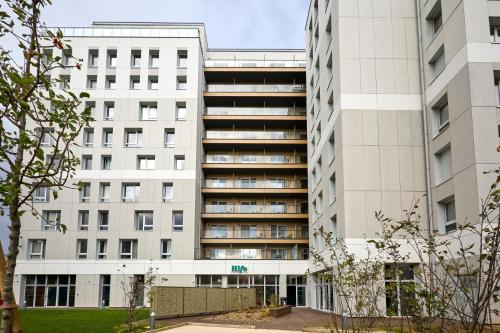 Зовнішній вигляд готелю, Hife Vélizy (Hife Velizy) in Велізі-Віллакубле