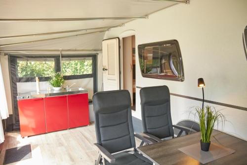 Luxuswohnwagen Wels am Kransburger See 354a in Wurster Nordseeküste, Deutschland