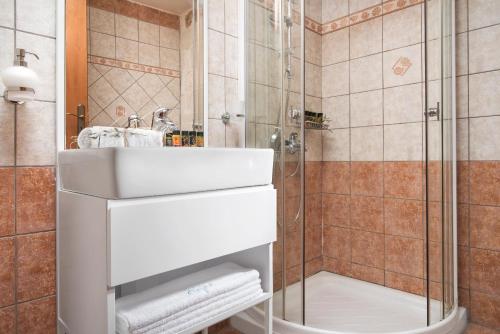 Aeria Apartments - image 4