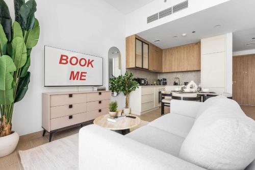 Free housekeeping visits during your stay - StayShort - Bright & Roomy Studio with Balcony - Majan Hub Sleeps 4 - image 4