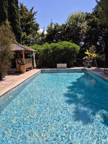 Partie de ferme appartement - Location saisonnière - Noves