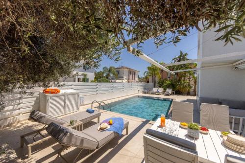 SeaSalt Villa – khách sạn tại Paralimni