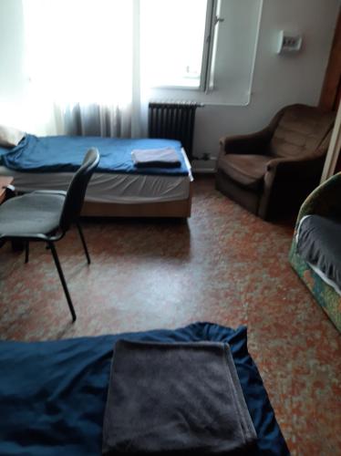 3 twin beds