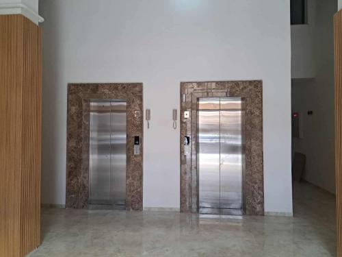 El Wahat Tunis Appartment FAMILY ONLY شقة مفروشة حي الواحات تونس عائلات فقط (El Wahat Tunis Appartment FAMILY ONLY شقة مفروشة حي الواحات تونس عائلات فقط) in La Soukra