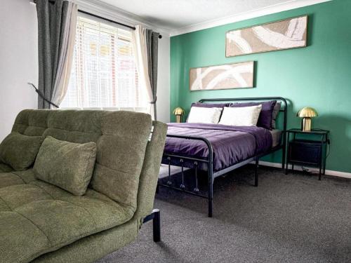 1 bed - Sleeps 4 - Free Parking & Wifi – khách sạn tại Redhill