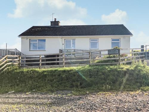 . Ballygroggan Bungalow - Uk38174