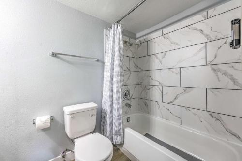 Relax in Comfort Sleeps 6 - image 7