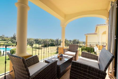 2 Bedroom Apartment with pool view at Gramacho Golf – khách sạn tại Gramacho