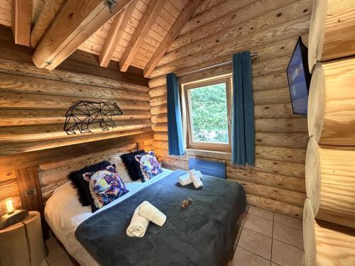 L'OURS NOIR Chalet en rondins