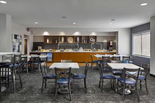 SpringHill Suites by Marriott Atlanta Alpharetta - image 18