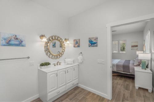 Siesta Swim House - image 2