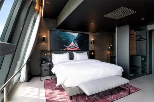 Radisson RED Innsbruck - image 2