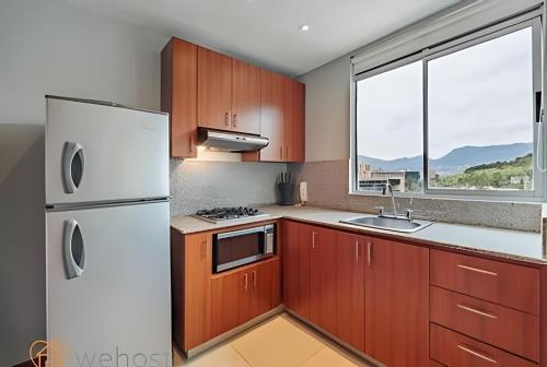 Provenza High Floor • Pool & Gym • Coworking - image 2