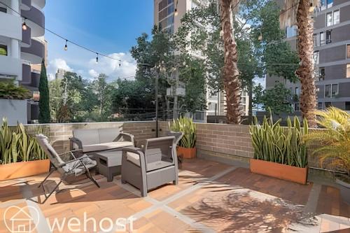 2BR 3th Fl • Terrace Views • close Provenza - image 5