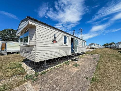 Cosy Caravan With Free Unlimited Wi-Fi At Valley Farm Park In Essex Ref 46318Bv – khách sạn tại St Pauls
