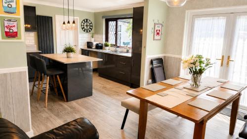 Iekārtas, Arfryn - Spacious 4-Bedroom Bungalow Near Carmarthen & Pembrey Coast in Llangyndeyrn