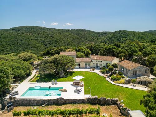 Golden Silence Retreat Luxury, privacy, and nature in Luogosanto