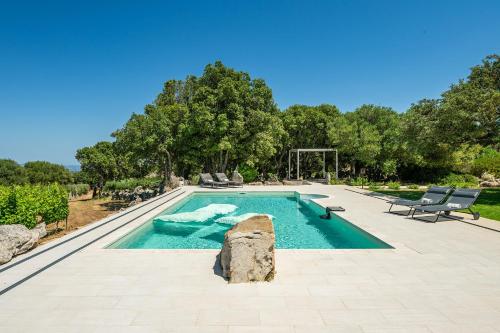 Golden Silence Retreat Luxury, privacy, and nature in Luogosanto