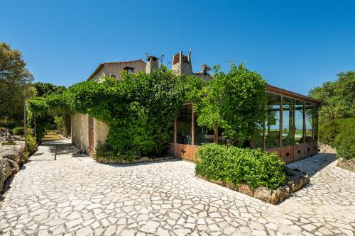 Golden Silence Retreat Luxury, privacy, and nature in Luogosanto