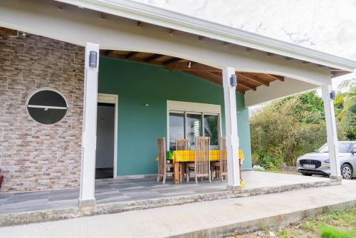 Maison cosy à proximité de la plage du souffleur (Maison cosy a proximite de la plage du souffleur) in Haut de la Montagne