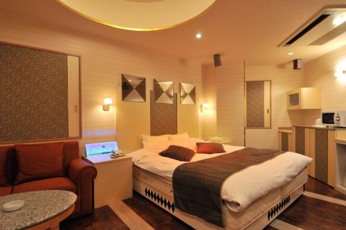 room detail thumbnail 1