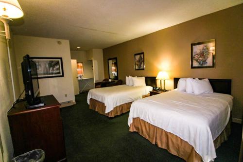 2 double beds
