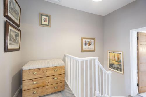 Charming 3-Bedroom Home with Cosy Log Burner - image 5