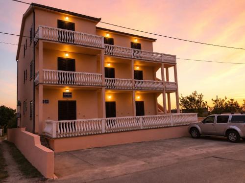 Apartments Bernarda 1 – khách sạn tại Poljica