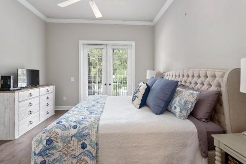 400 Ocean Blvd Unit 1200 - image 3