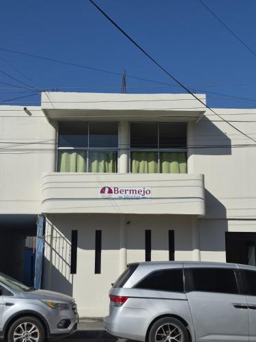 Exterior view, Bermejo Hostel LAP in La Paz