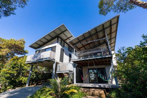 42 Byron - image 5