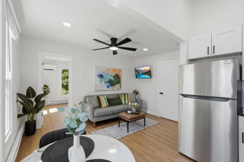 Seadmed, Walk to Depot Town - Private Deck & King Bed in Ypsilanti (MI)